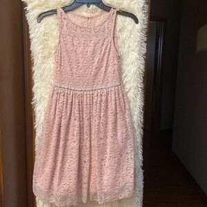 Pretty Sleeveless Young Girl’s Lace Party Dress By Speechless. Size 12.